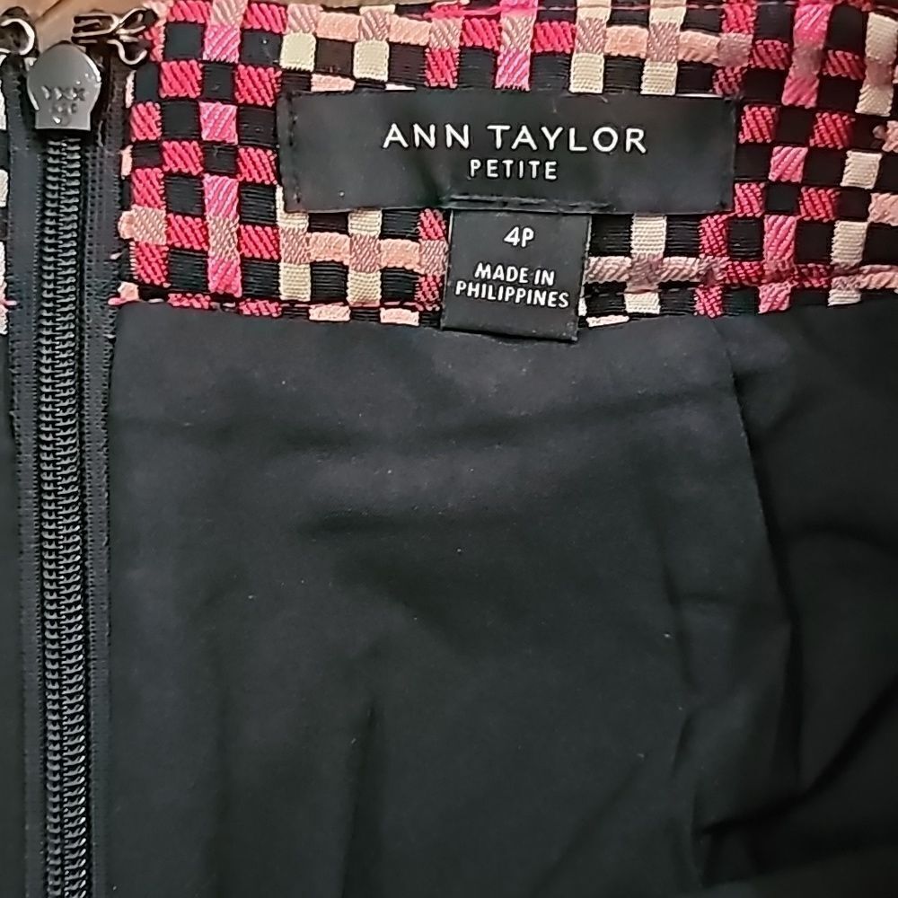 Ann Taylor Plaid Mini Skirt Pink‎ Black White Size 4P - Picture 4 of 6